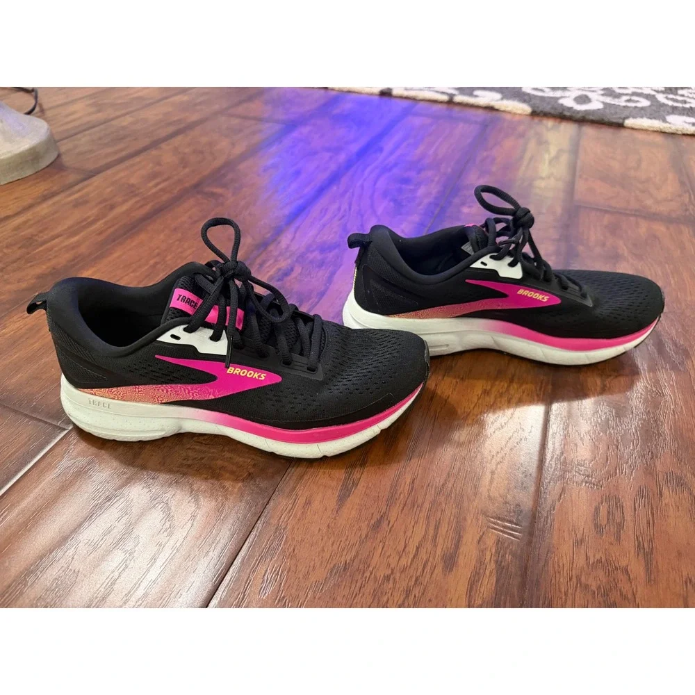 Brooks Trace 3 Women's Size 9 Black Pink Running Shoes Sneakers Cushion